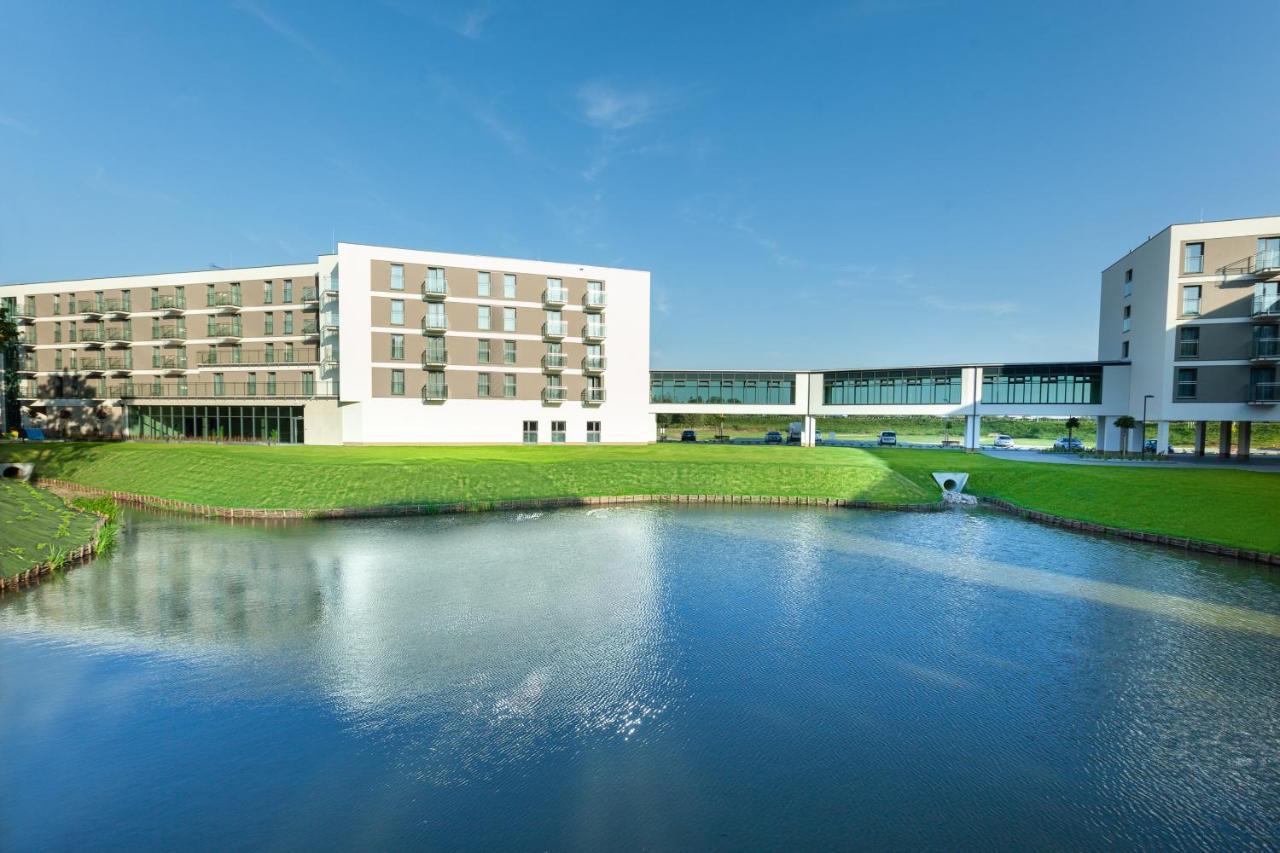 Aparthotel Termy 우니에유프 외부 사진