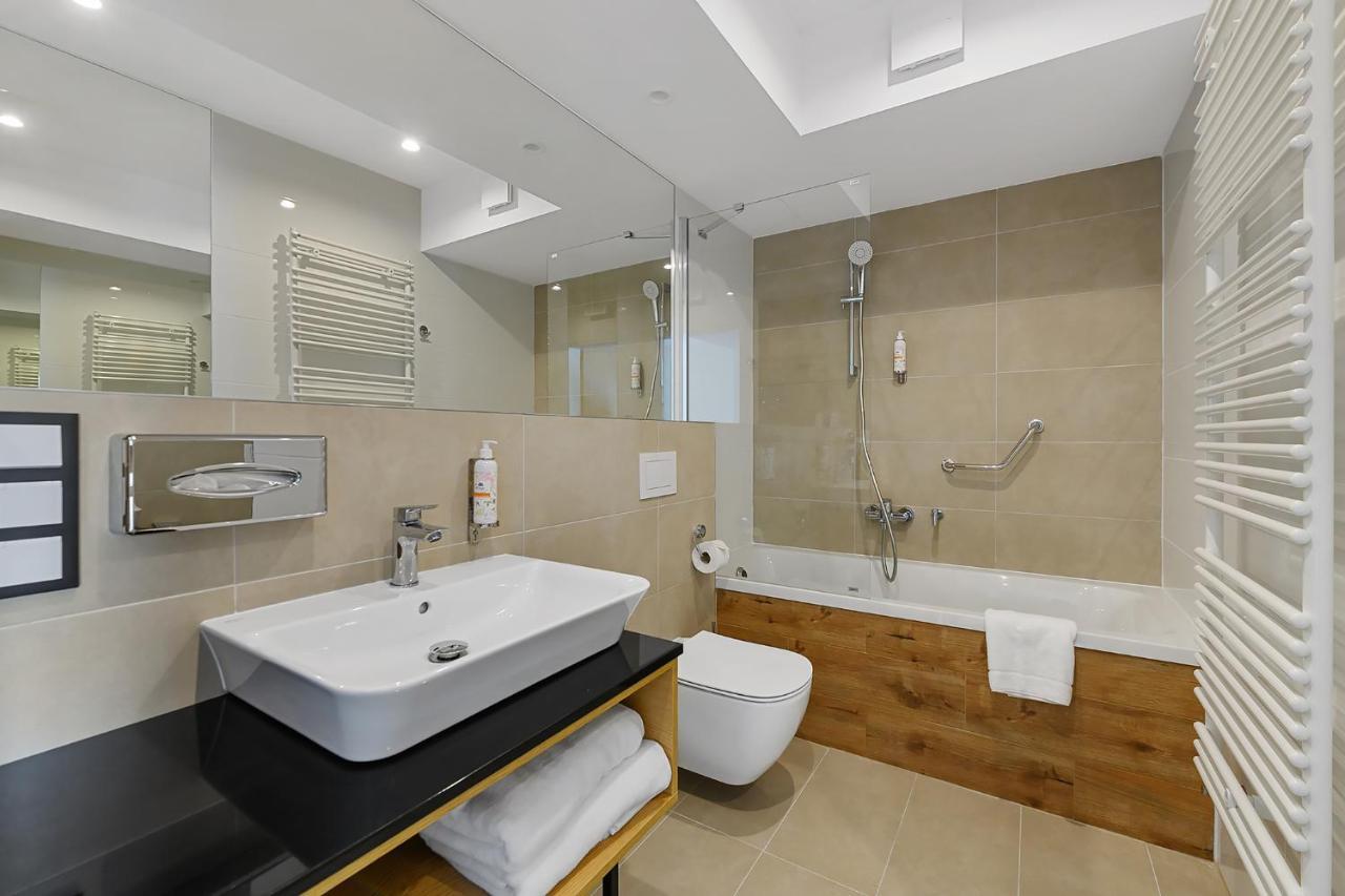 Aparthotel Termy 우니에유프 외부 사진