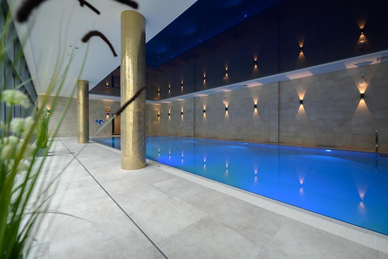 Aparthotel Termy 우니에유프 외부 사진