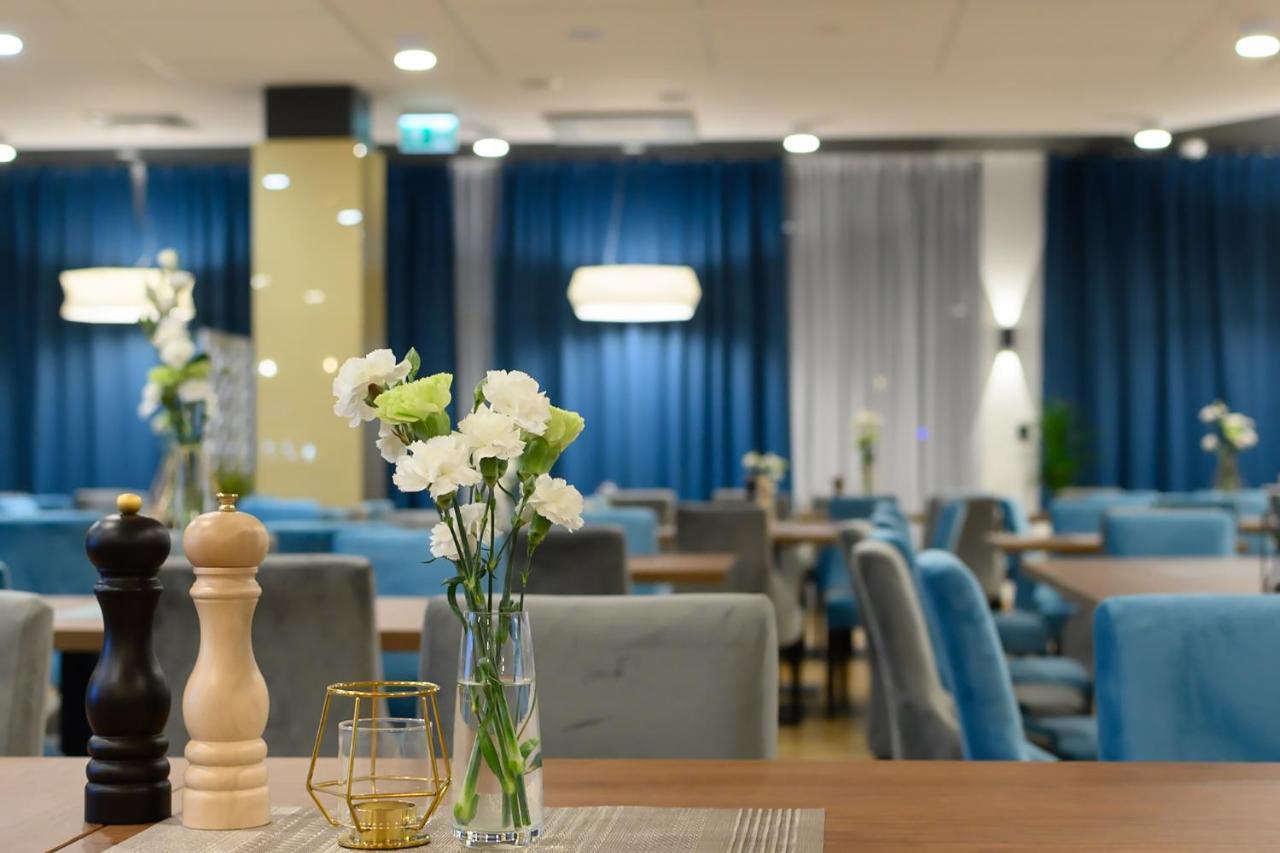 Aparthotel Termy 우니에유프 외부 사진