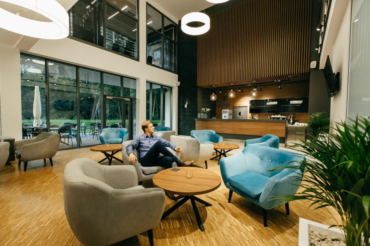 Aparthotel Termy 우니에유프 외부 사진